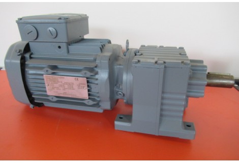 677 RPM 0,75 kW Asmaat 25 mm  IE3. UNUSED 